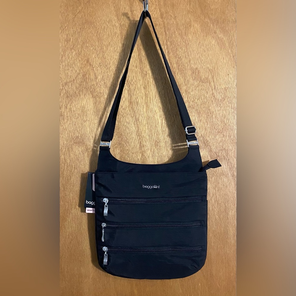 NWT Baggallini Large Triple Zipper Crossbody Bag w/ Wristlet, RFID Protection